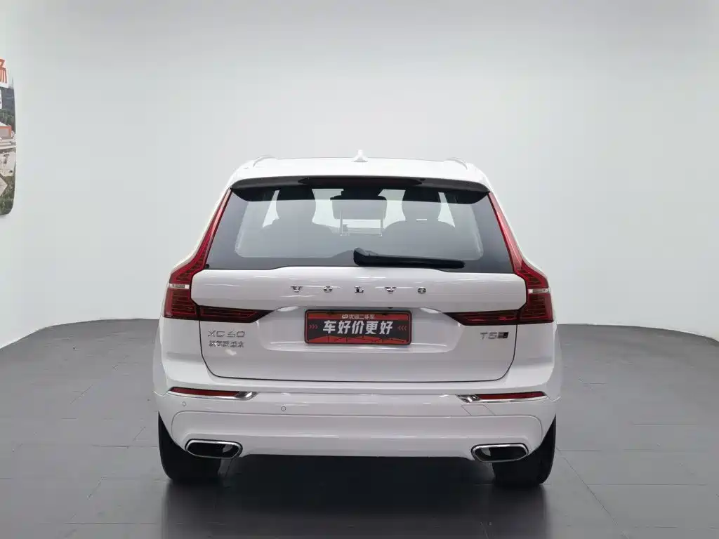 Фото 4 - Volvo XC60