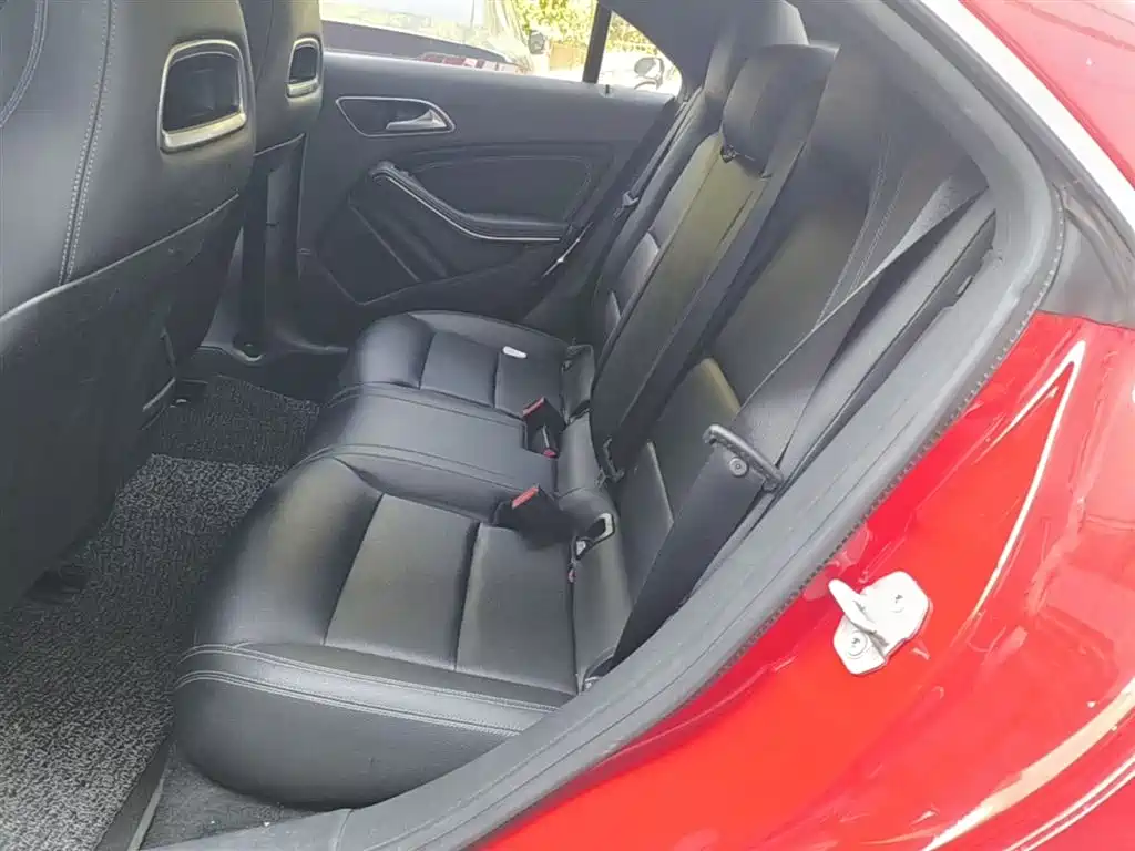 Mercedes-Benz CLA (Import) 2016 Facelift CLA 200 Sport фото 17