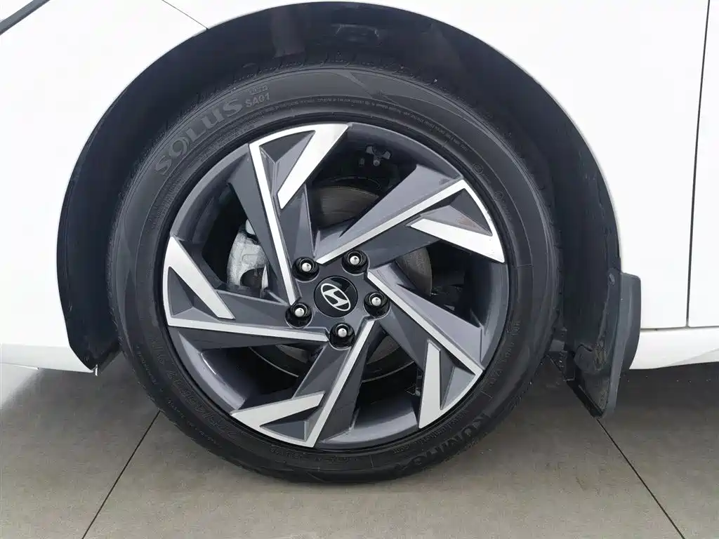 Hyundai Elantra 2023 1.5L CVT GLX Elite Edition фото 17