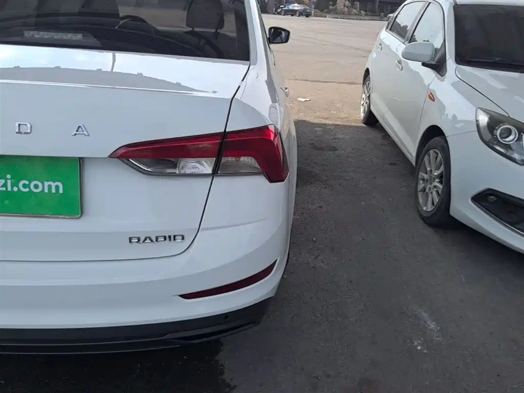Škoda Rapid 2020 1.5L Manual Standard фото 8