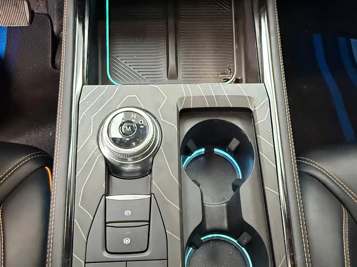 Ford Explorer 2024 2023 EcoBoost 285 Kunlun Summit Edition 7-seater