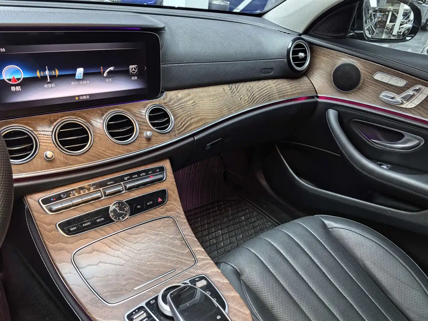Mercedes-Benz E-Class 2016 E 300 L Luxury фото 8