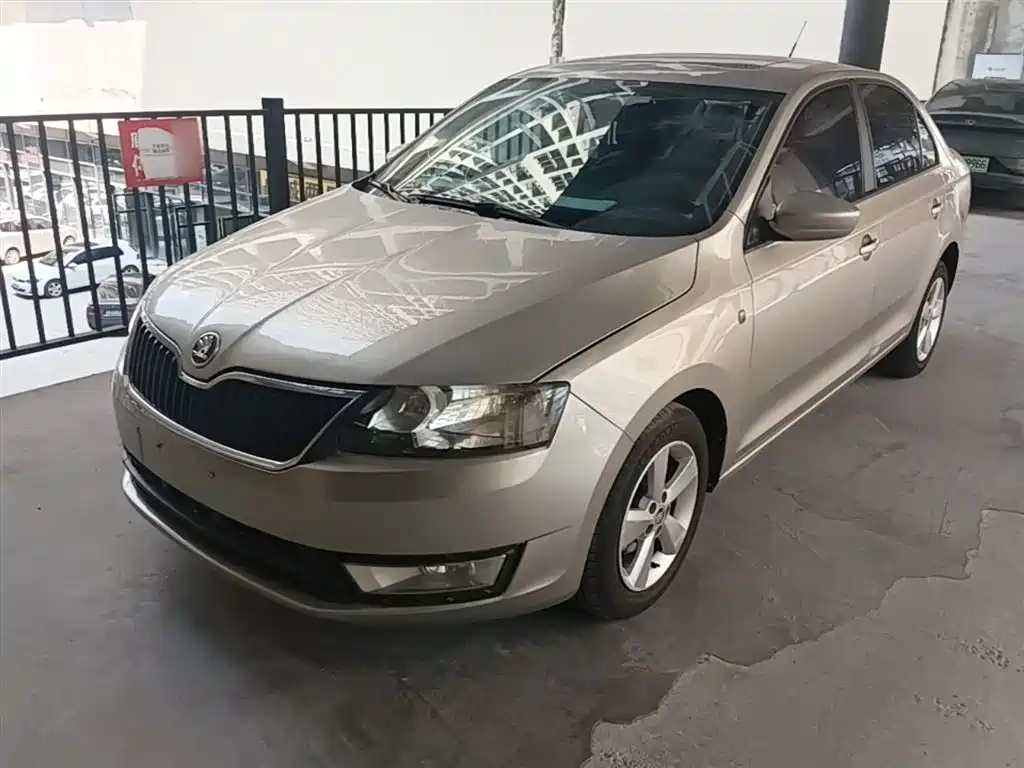 Škoda Rapid 2013 1.6L Automatic Smart Selection фото 2