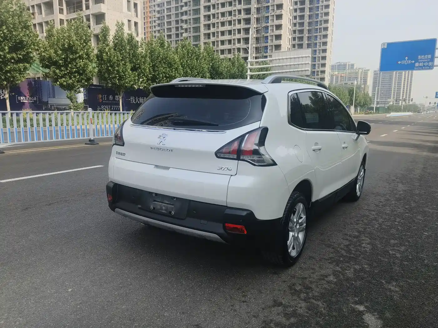 Peugeot 3008 2016 2.0L Automatic Classic Edition фото 8