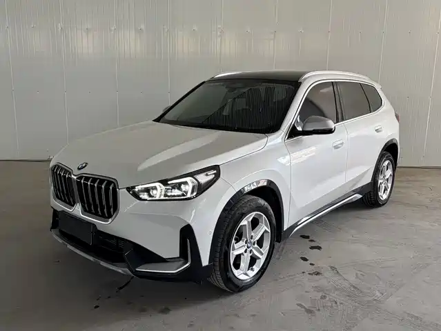 BMW X1 sDrive20Li, X Дизайн-пакет