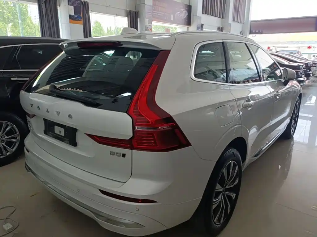 Фото 7 - Volvo XC60