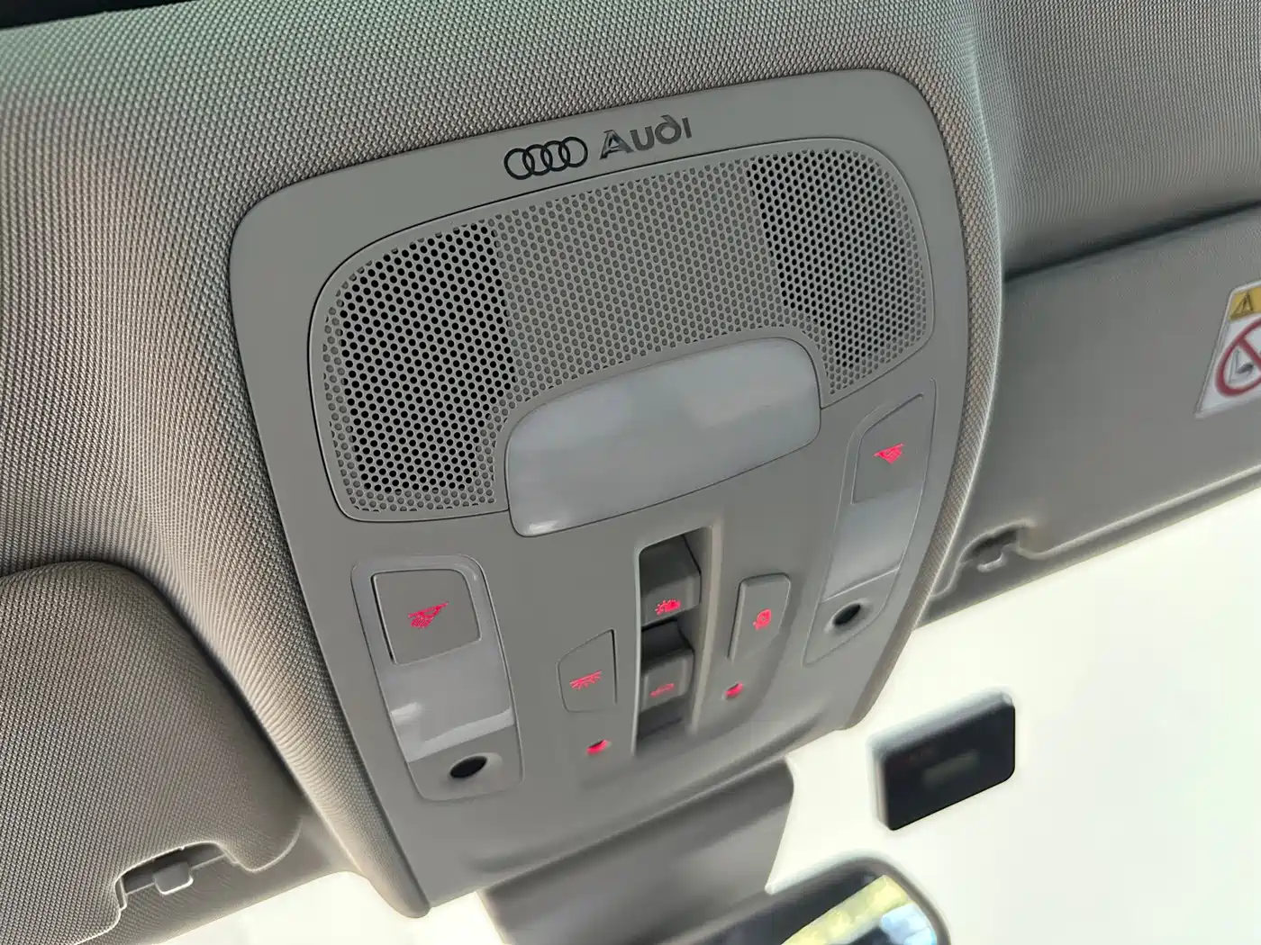 Фото 16 - Audi A6L