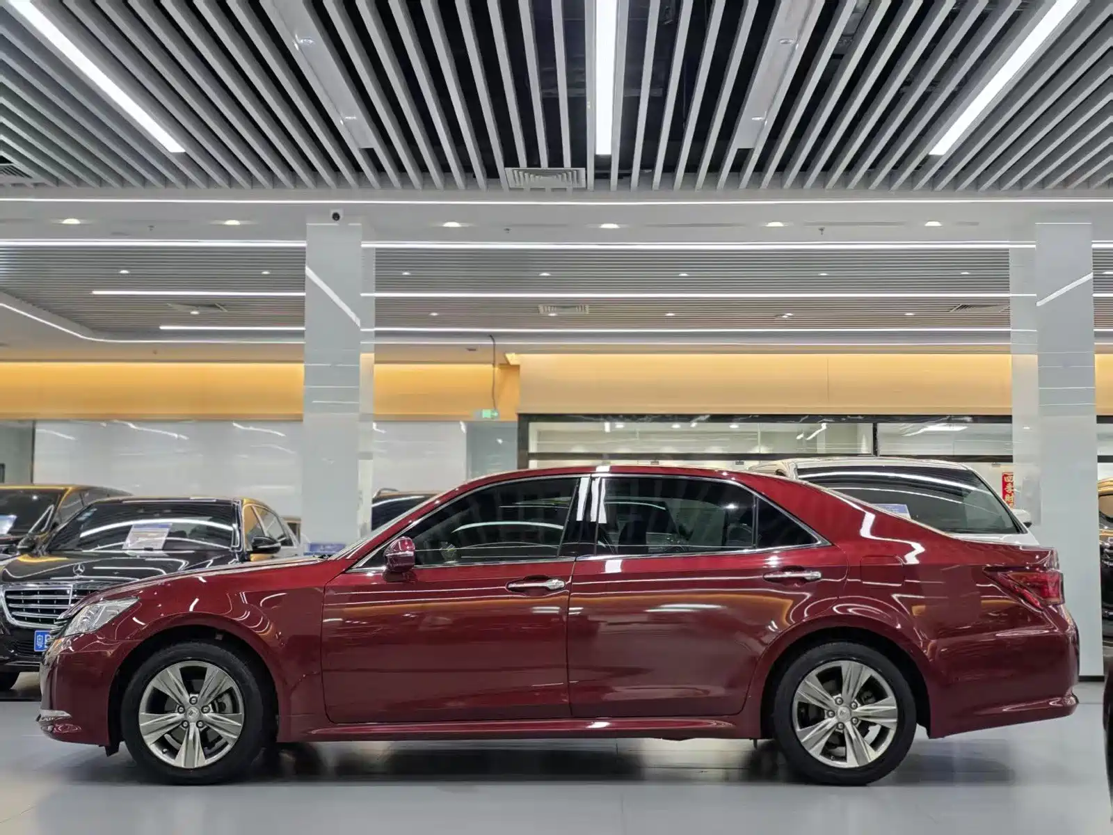 صورة 15 - Toyota Crown