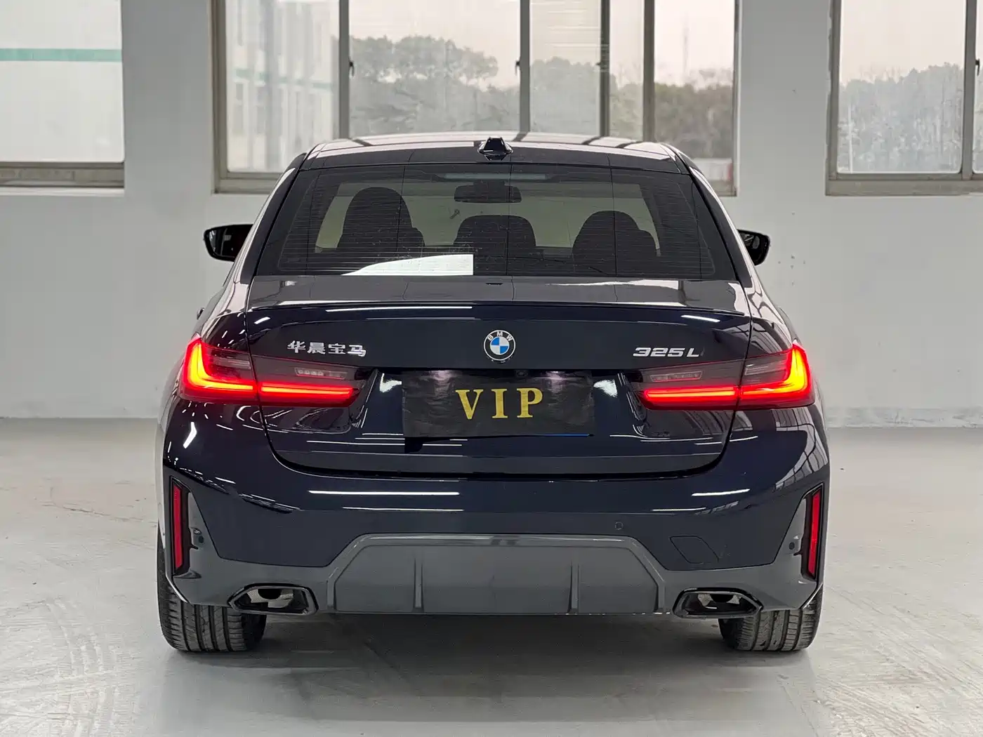 BMW 3 Series 2024 325Li M Sport Shadowline Package фото 9