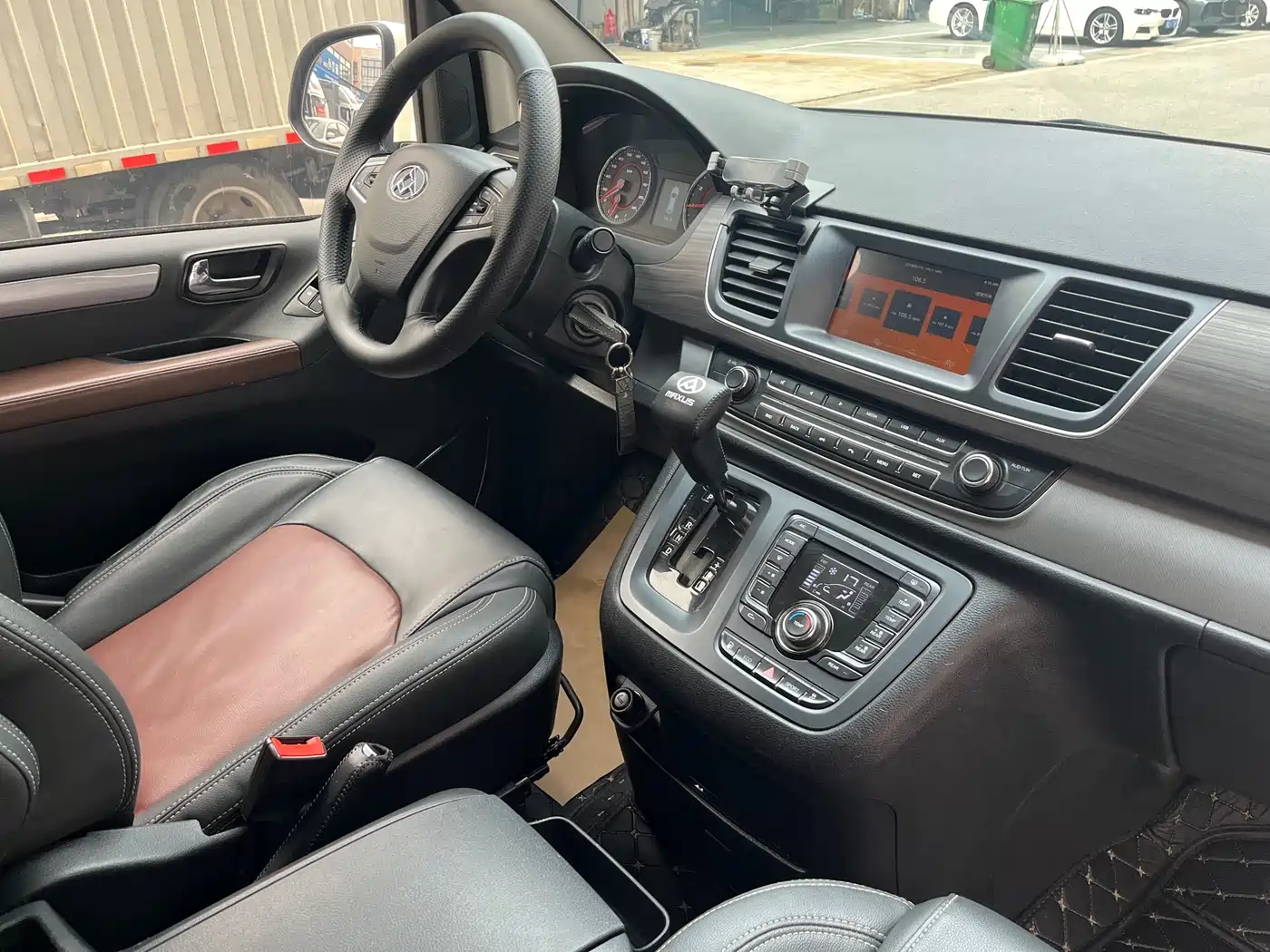 SAIC Maxus Maxus G10 2018 PLUS 2.0T Automatic Executive Edition фото 5