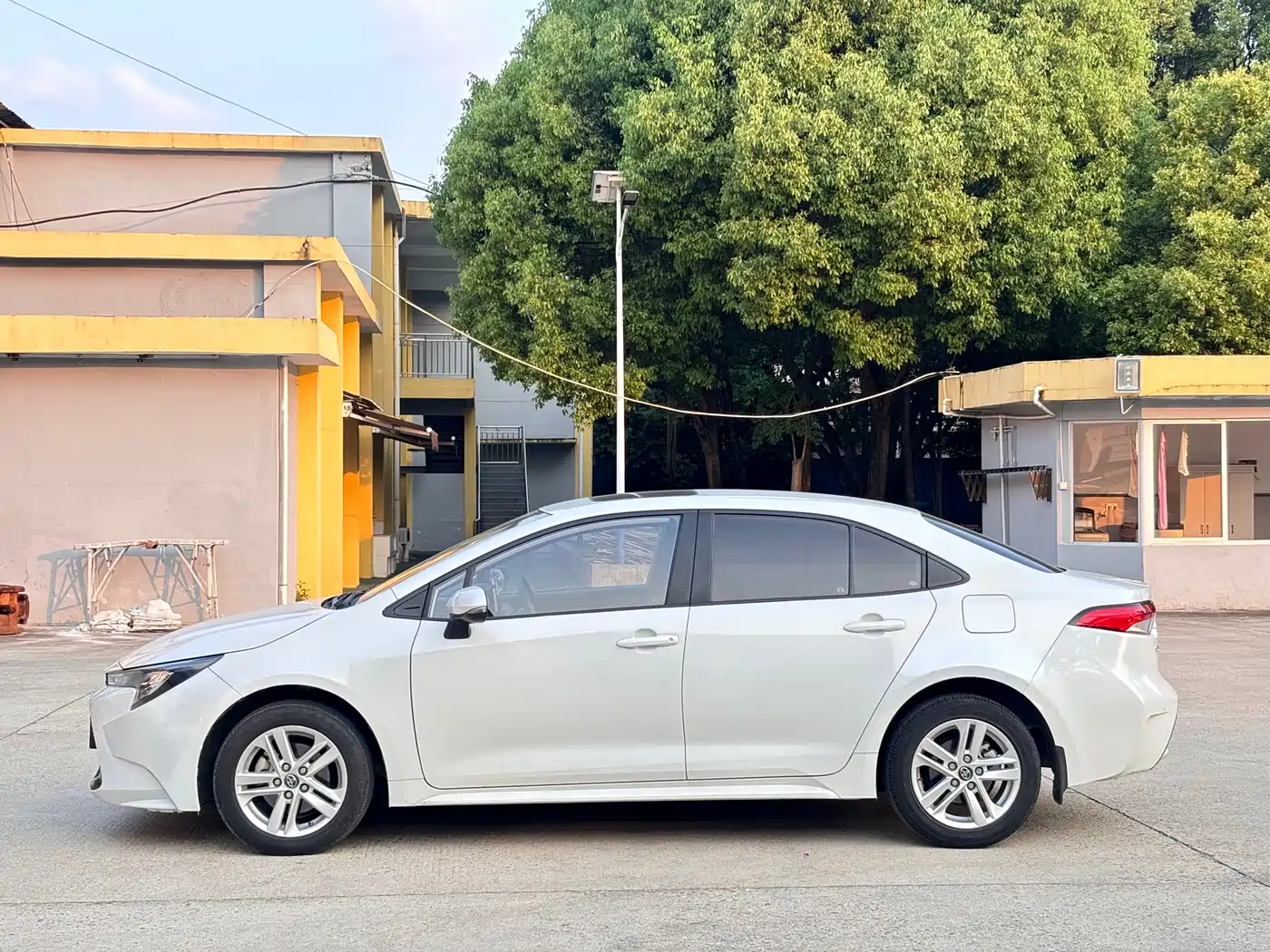 Toyota Levin 2021 185T CVT Luxury Edition фото 9
