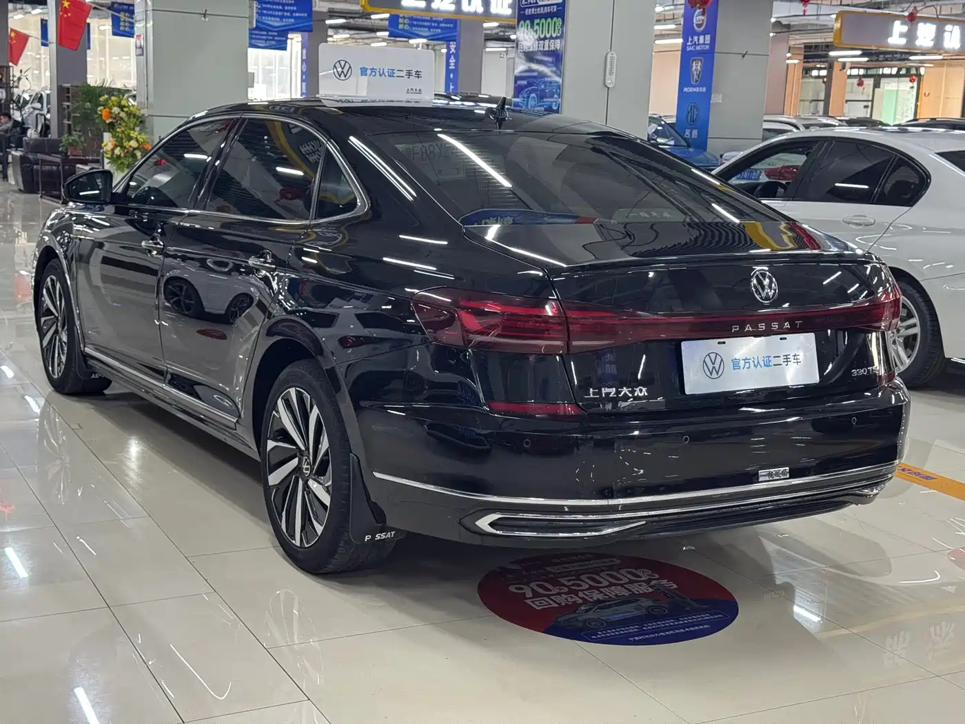 Volkswagen Passat 2022 330TSI Luxury Edition фото 8