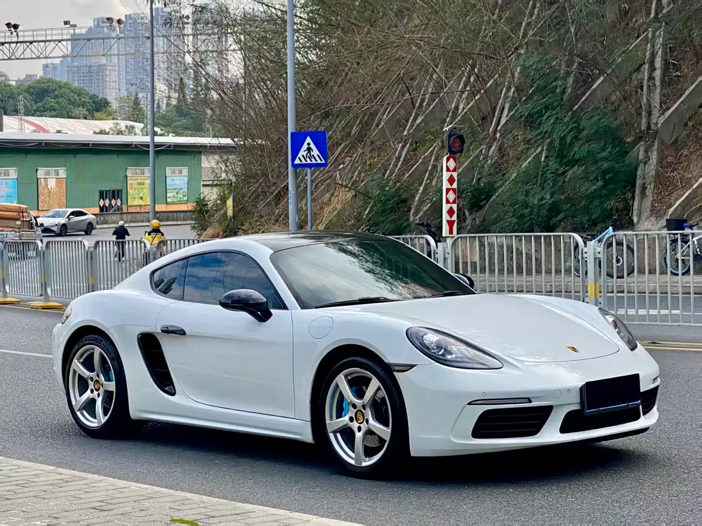 Porsche 718 2016 Cayman 2.0T фото 3