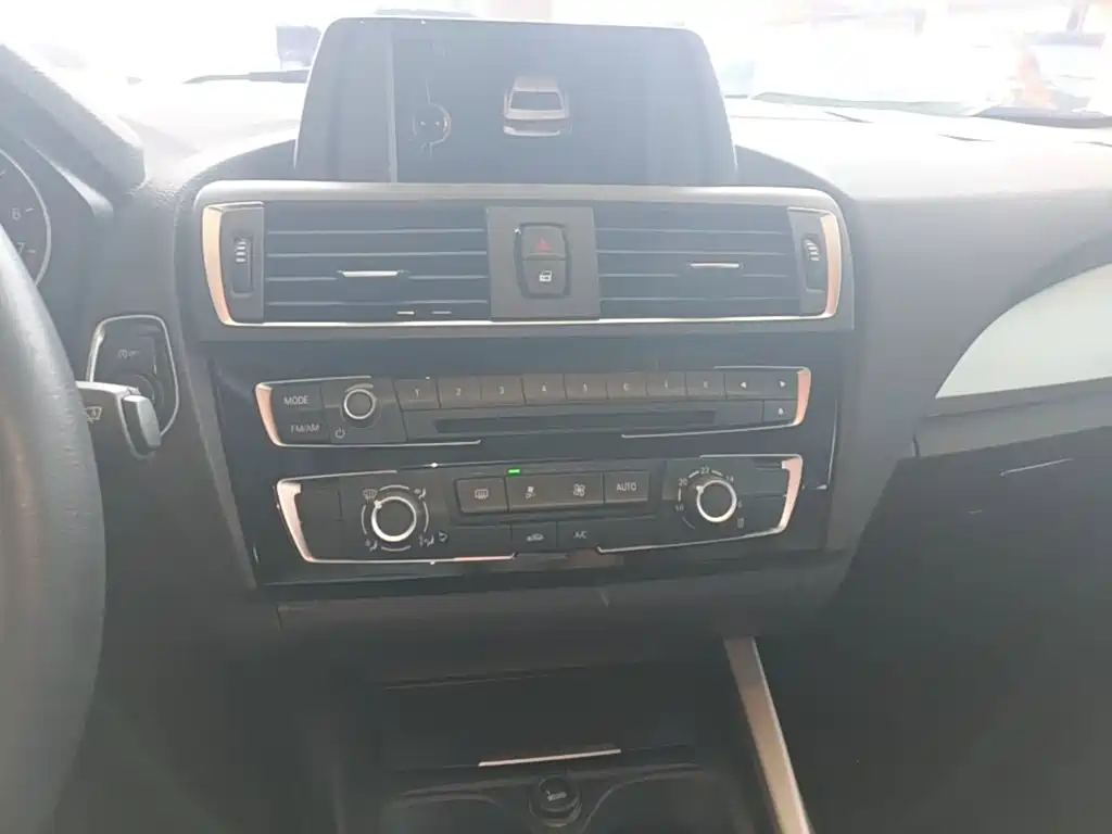 BMW 2 Series (Import) 2016 2015 218i