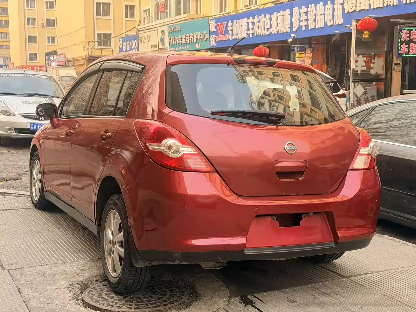 Фото 6 - Nissan Tiida