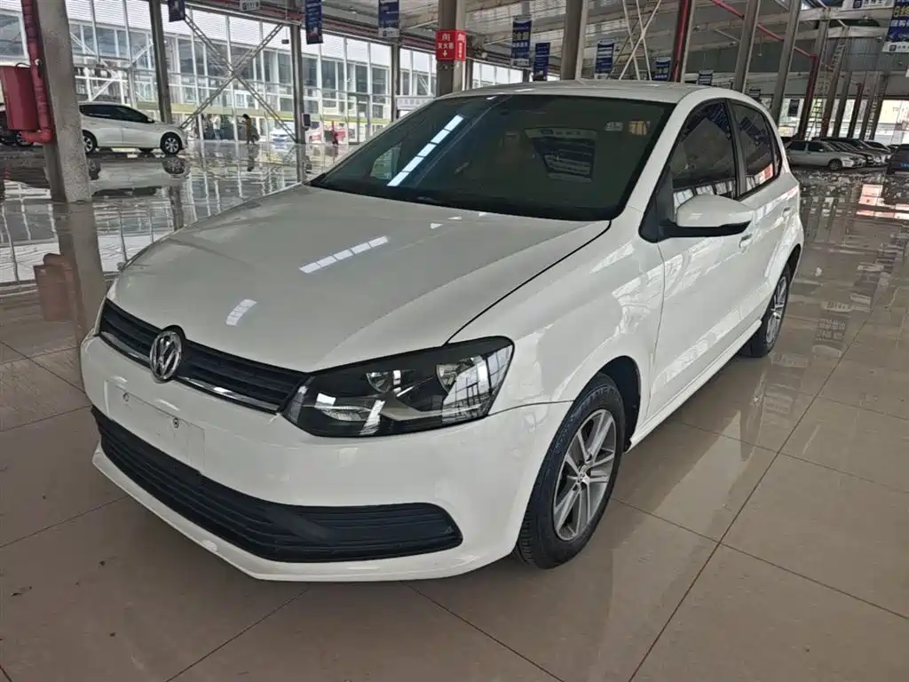 Volkswagen Polo 2016 1.4L Manual Trend фото 2
