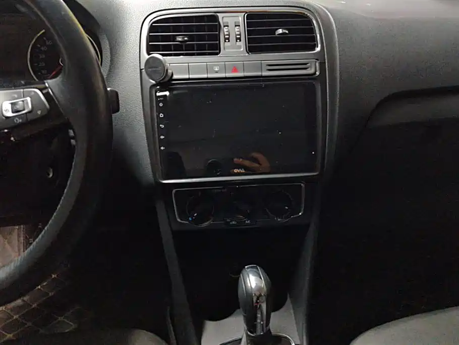 Volkswagen Polo 2016 1.6L Automatic Comfort фото 13