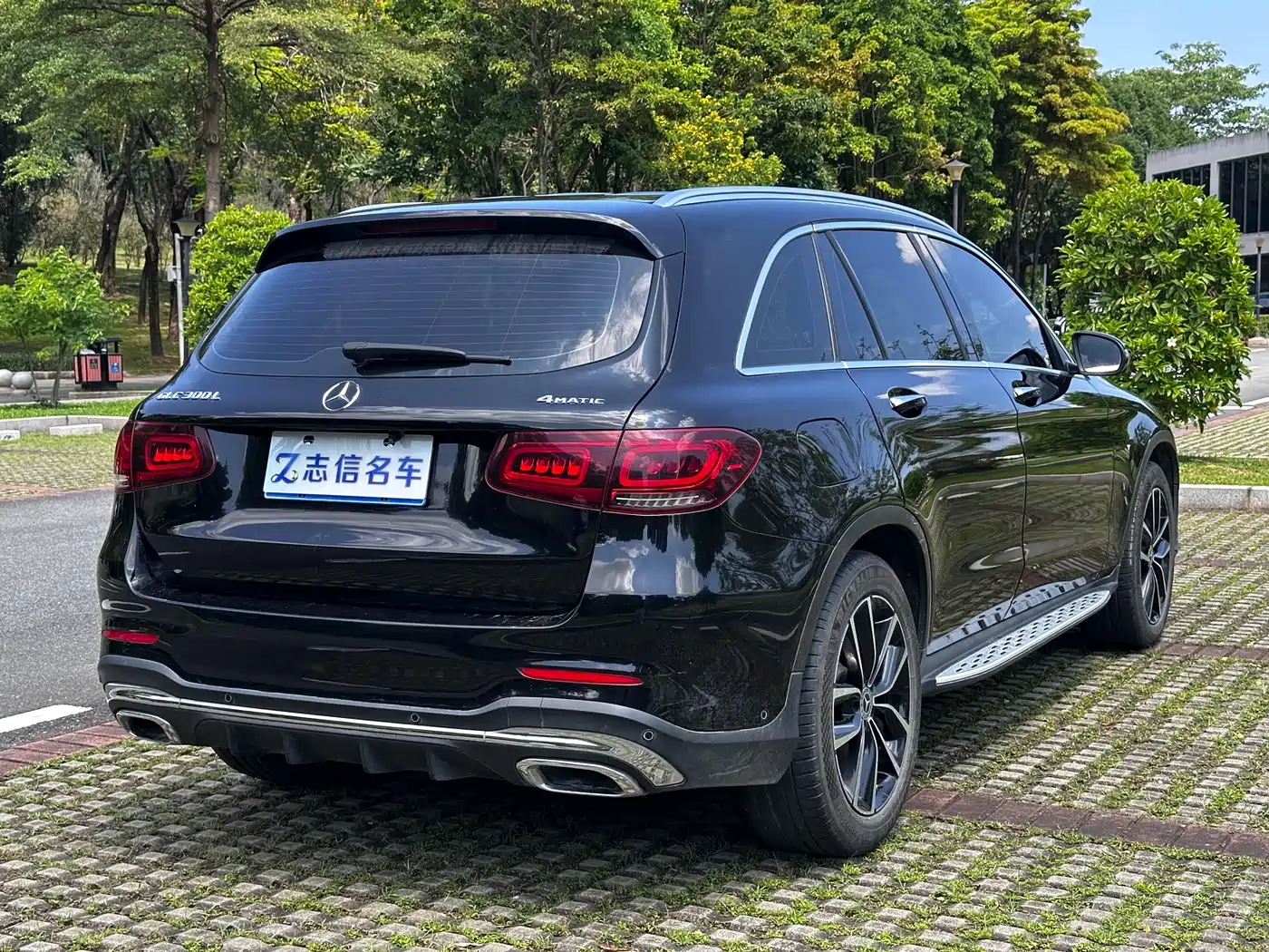 Mercedes-Benz GLC 2021 GLC 300 L 4MATIC Sporty фото 5