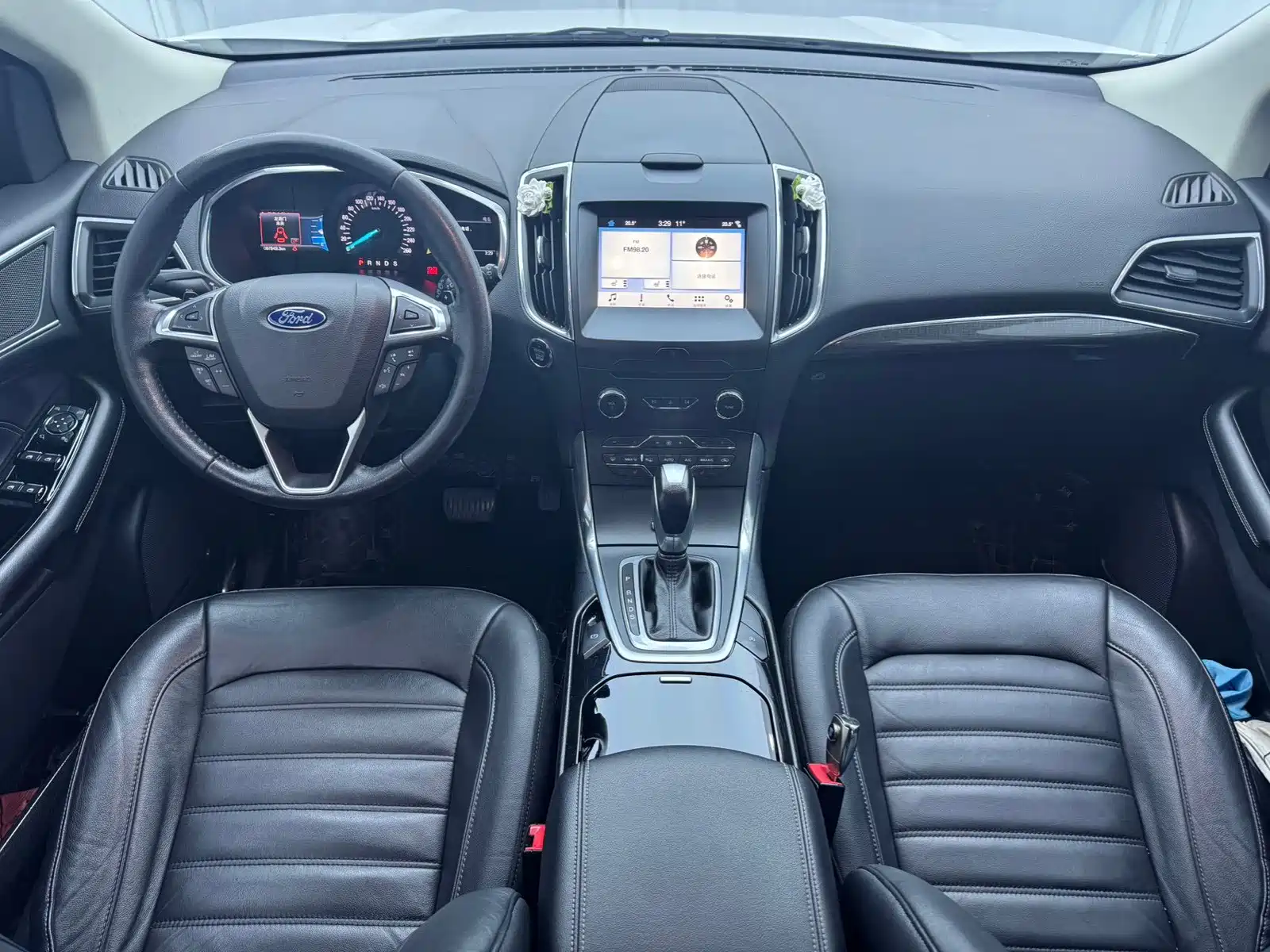 Фото 12 - Ford Edge