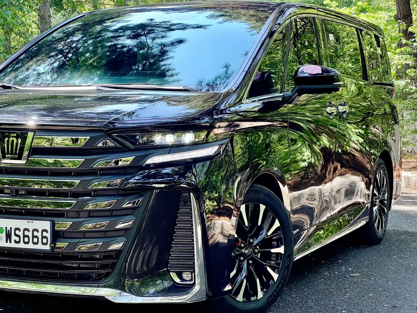 Toyota Vellfire 2024 Crown Hybrid 2.5L Premium Edition фото 2