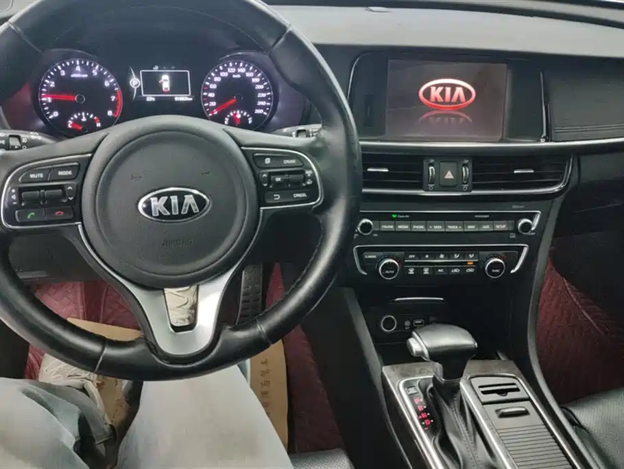 KIA K5