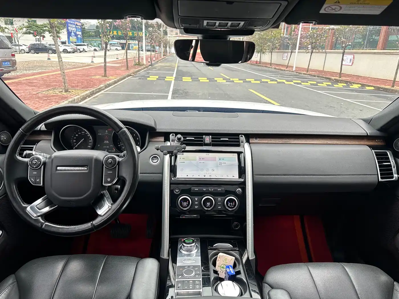 Land Rover Discovery 2017 3.0 SC V6 HSE фото 10