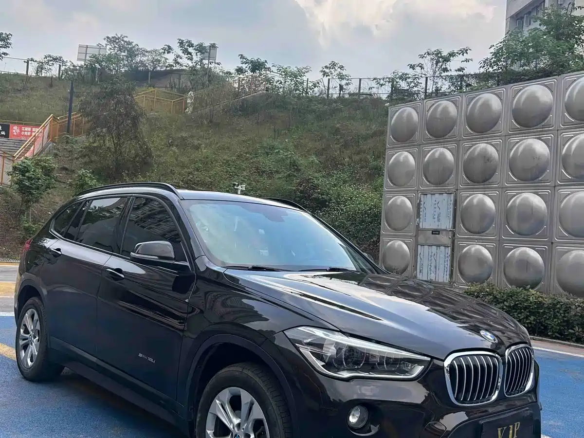 BMW X1 2018 sDrive18Li Premium Model фото 3