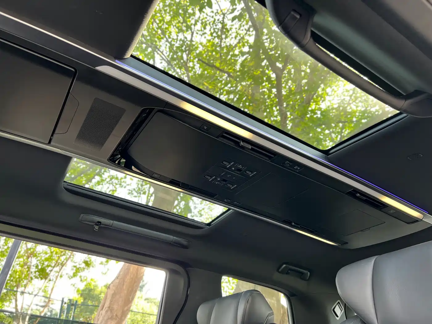 Toyota Vellfire 2024 2024 Crown Hybrid 2.5L Executive Premium Edition