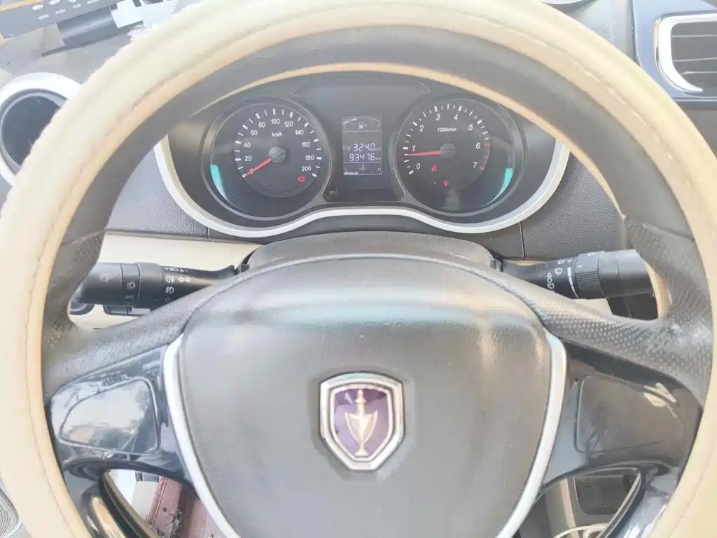Jinbei Huachen Jinbei 750 2016 2015 1.5L Luxury