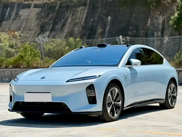 NIO ET5 2025
