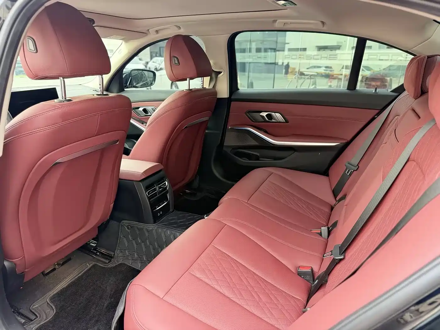 BMW i3 2024 eDrive 35 L фото 9