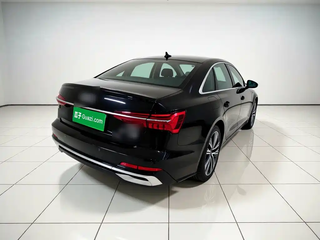 Фото 6 - Audi A6L