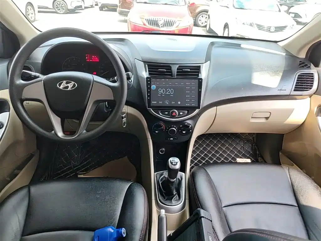 Hyundai Verna 2016 1.4L Manual Smart GLS фото 10