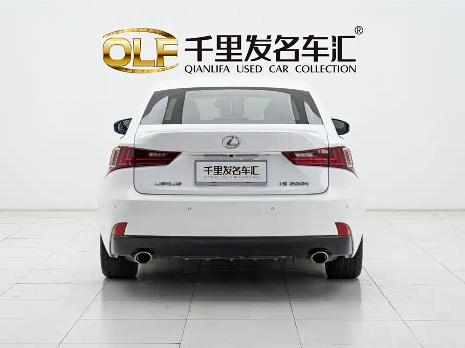 Lexus IS 2015 200t F SPORT фото 5