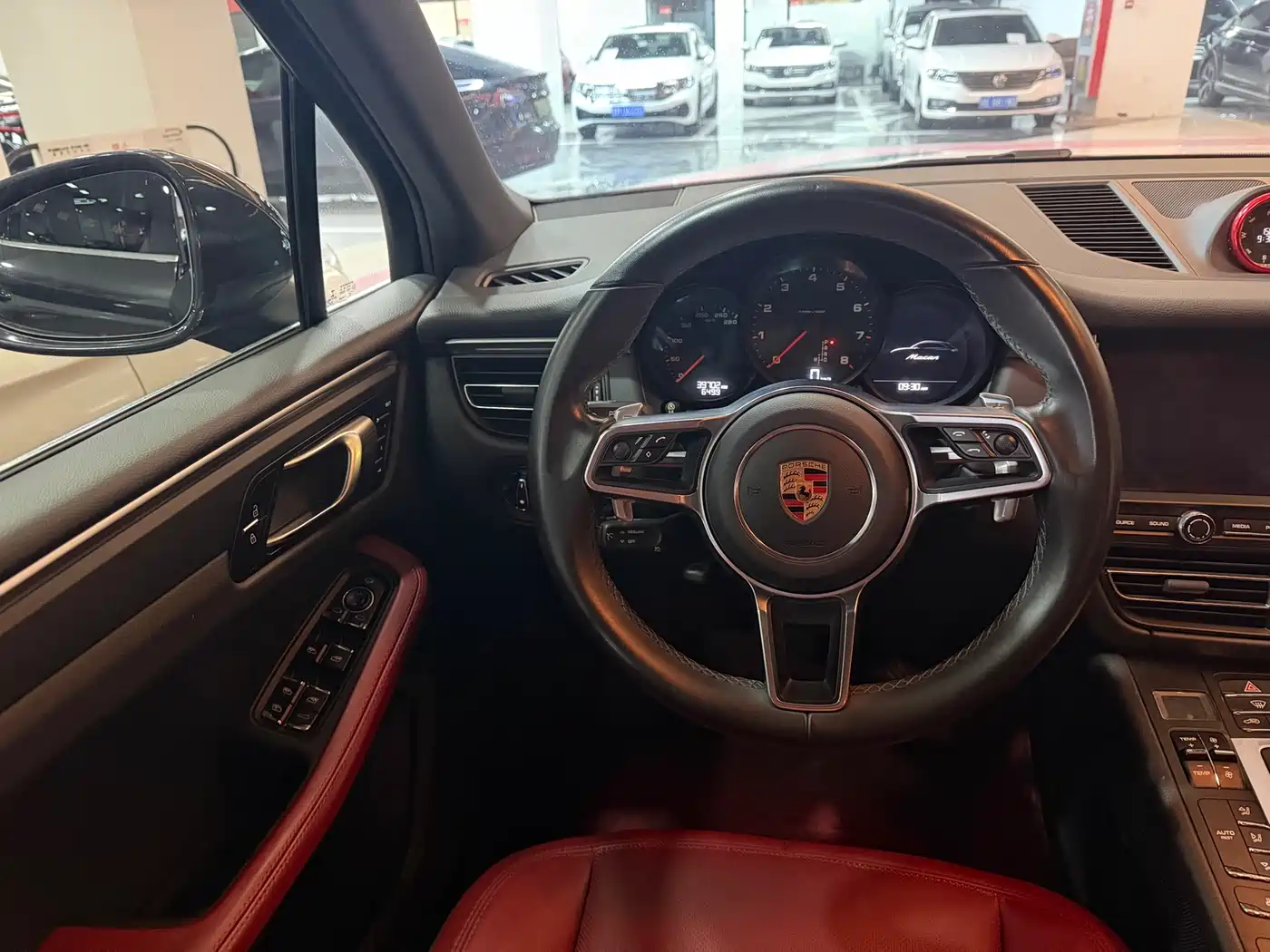 Porsche Macan 2018 Macan 2.0T фото 7