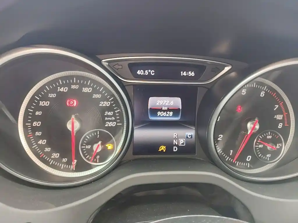 Photo 12 - Mercedes-Benz CLA (Import)