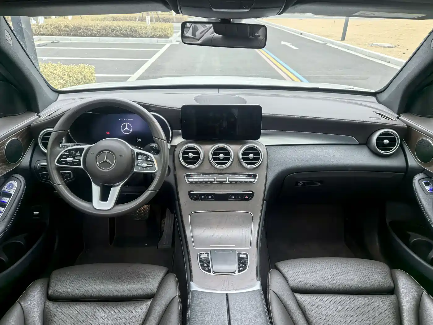 Mercedes-Benz GLC 2020 Facelift GLC 260 L 4MATIC Luxury фото 6