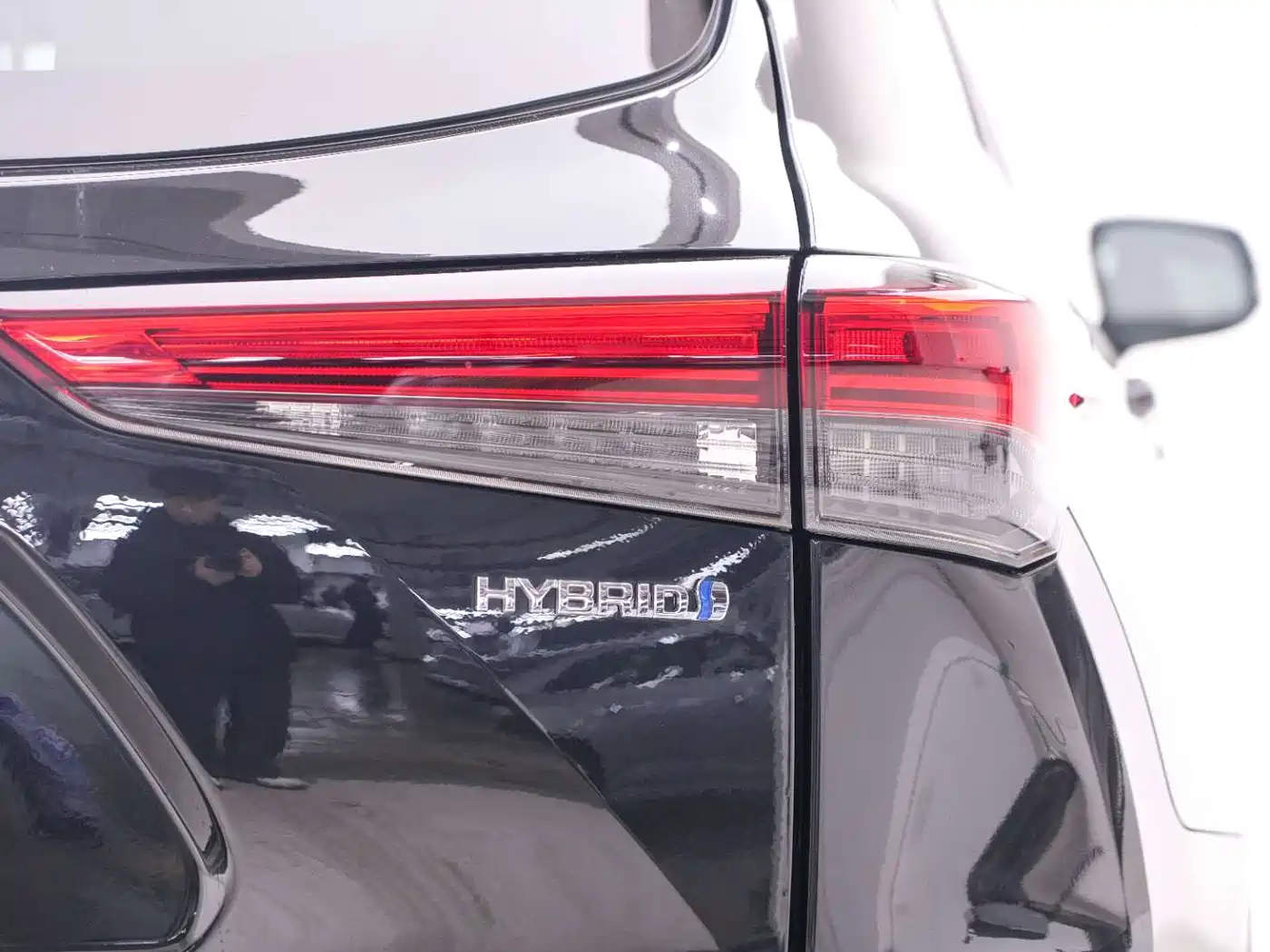 Toyota Crown Kluger 2021 2.5L HEV 4WD Premium фото 19