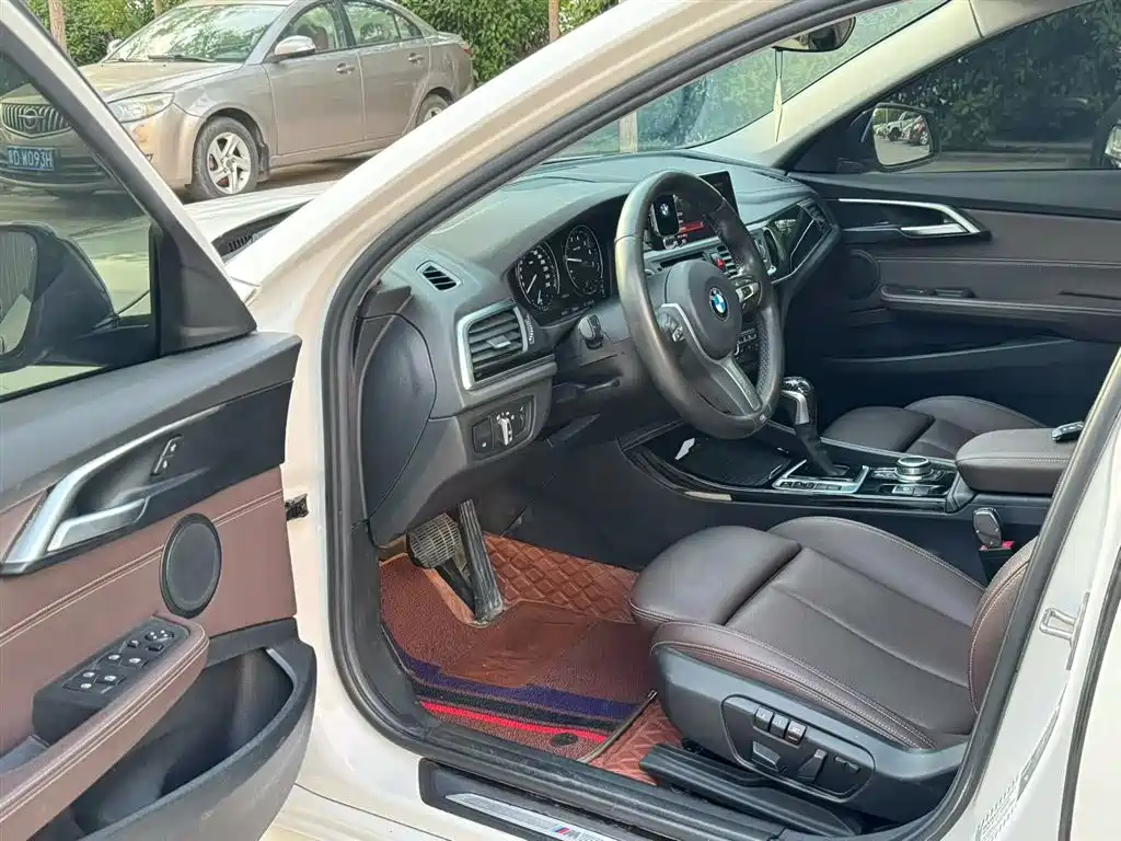 BMW 1 Series 2019 118i M Sport Package фото 9