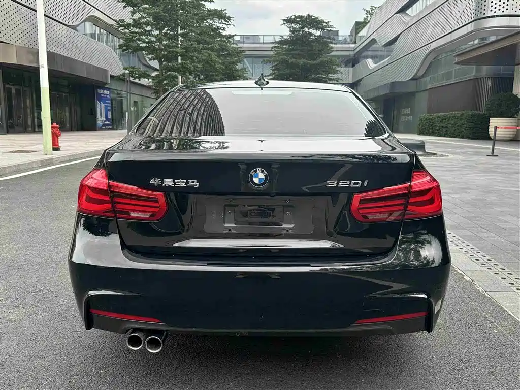 BMW 3 Series 2017 320i M Sport фото 8