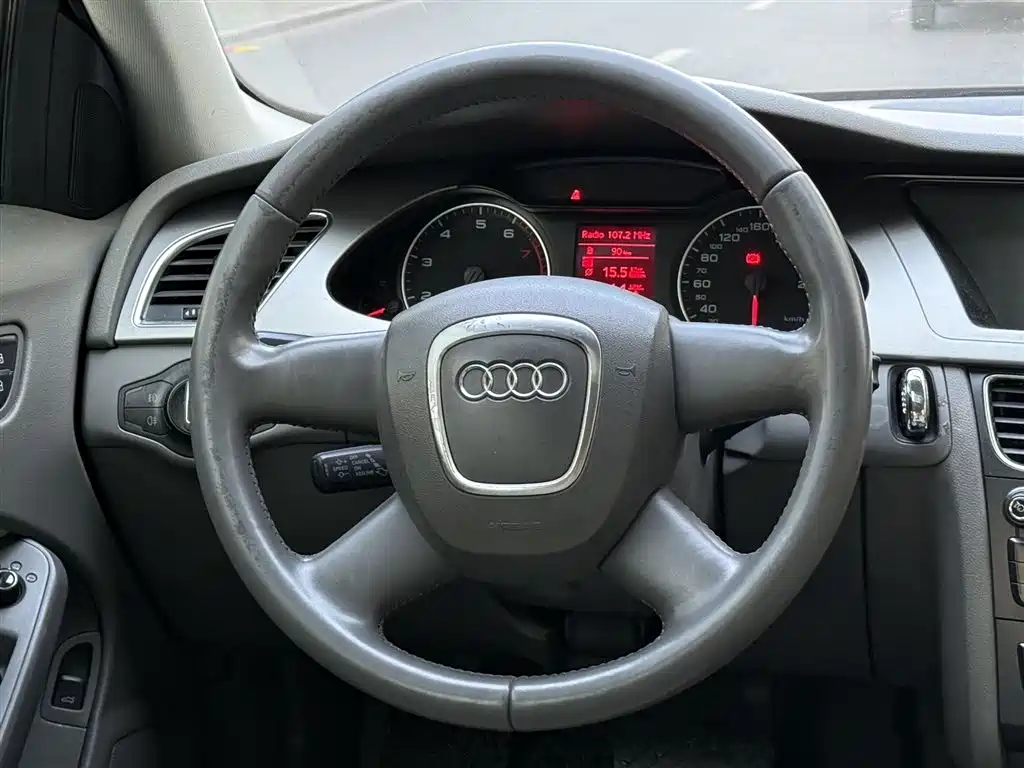 Audi A4L 2012 2.0 TFSI Auto Comfort фото 6