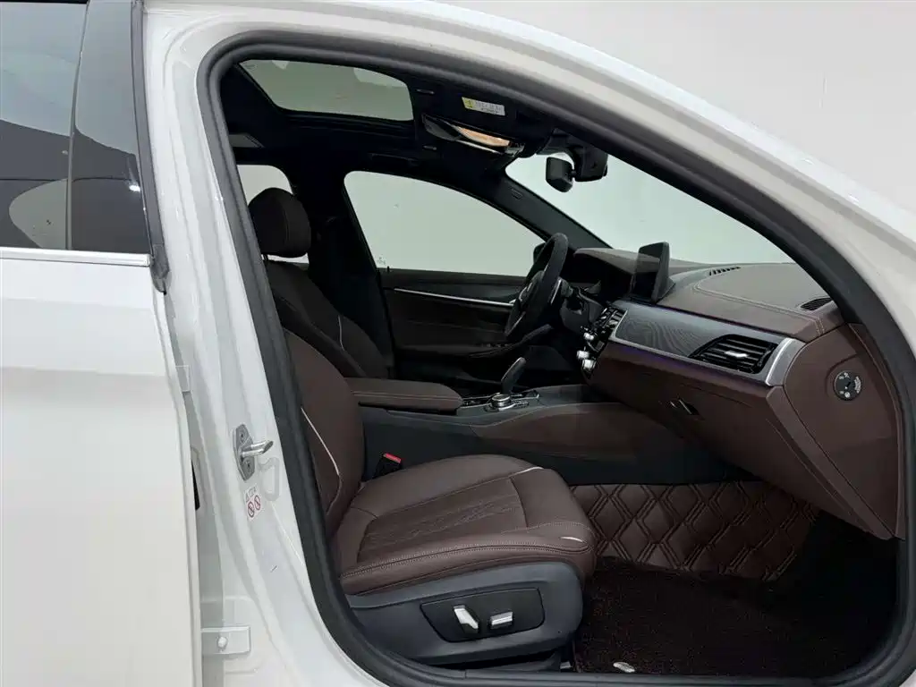 BMW 5 Series 2022 Facelift 530Li Leading M Sport Package фото 19