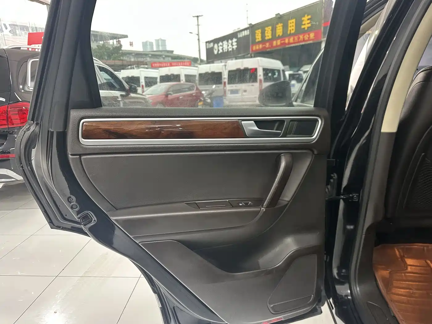 Volkswagen Touareg 2011 3.0TDI Diesel Standard фото 22