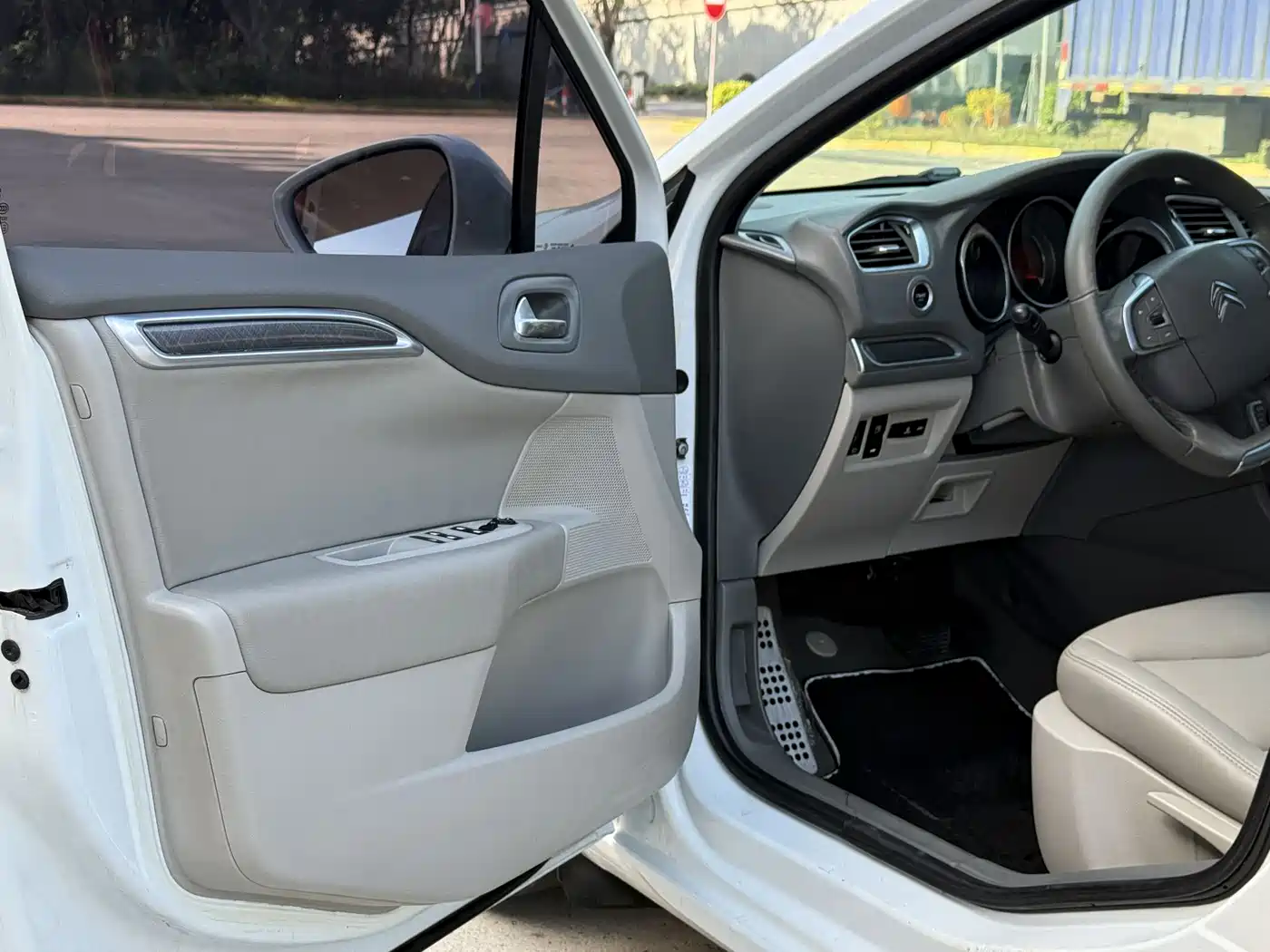 Citroën C4L 2014 2014 1.8L Smart Drive Automatic Sport