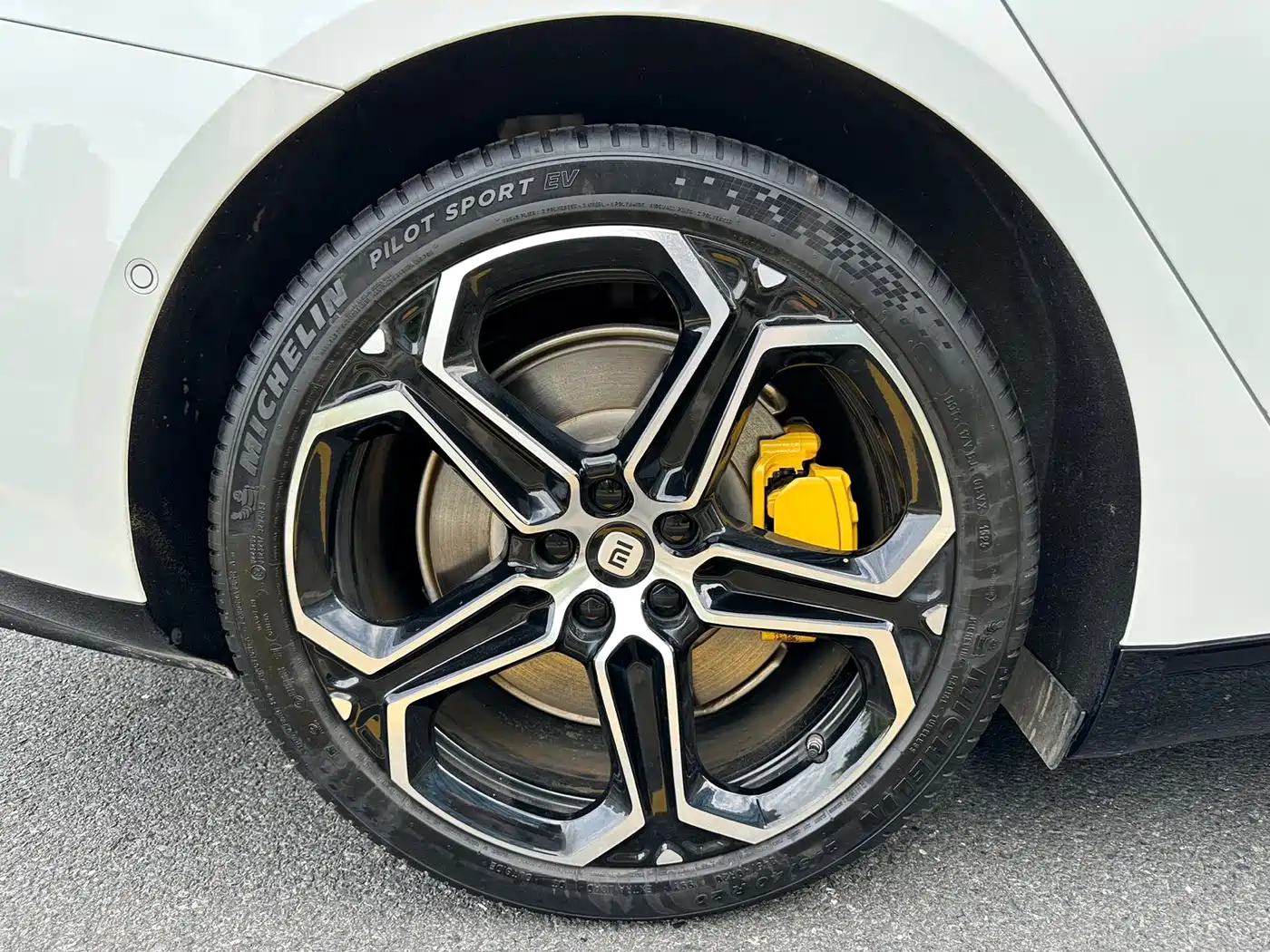 Xiaomi Auto Xiaomi SU7 2024 RWD Long Range Intelligent Driving Edition фото 13