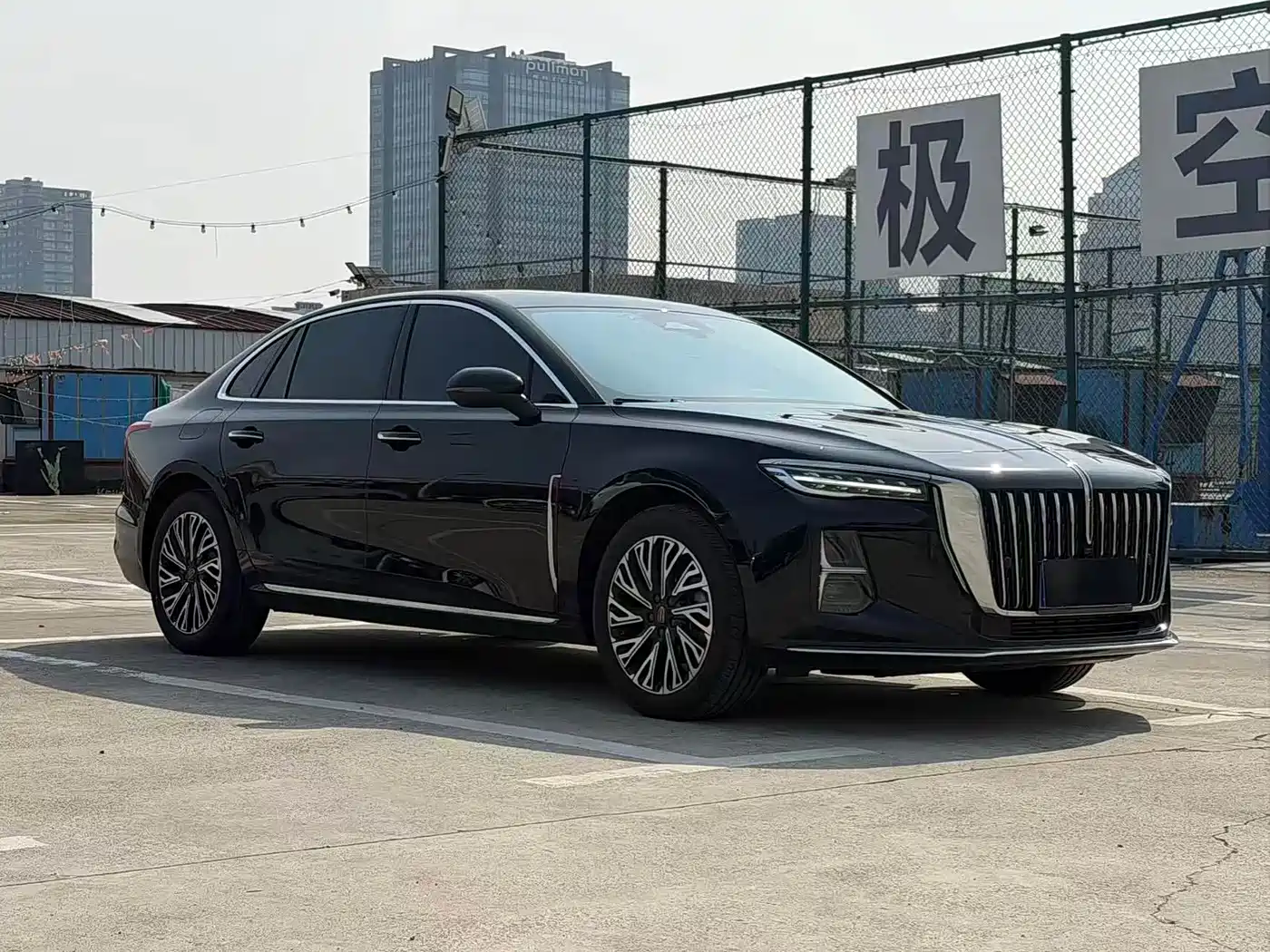 Hongqi H5 2024 2.0T Automatic Smart Connect Flag Smooth Edition фото 3