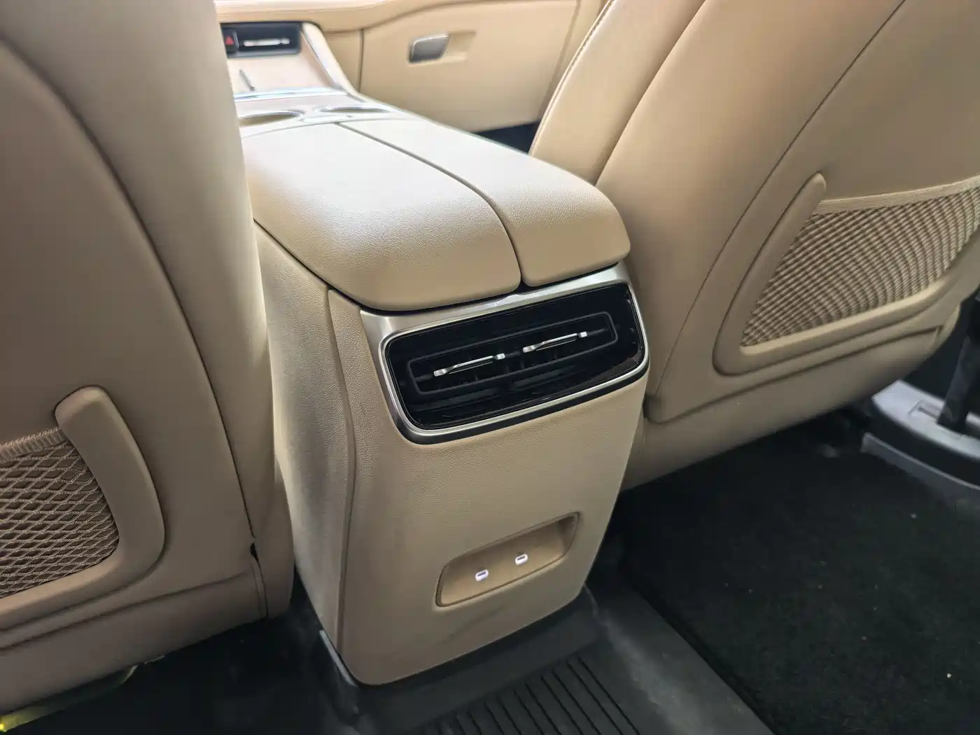 AITO Wenjie AITO M5 2025 Extended Range Ultra AWD фото 21