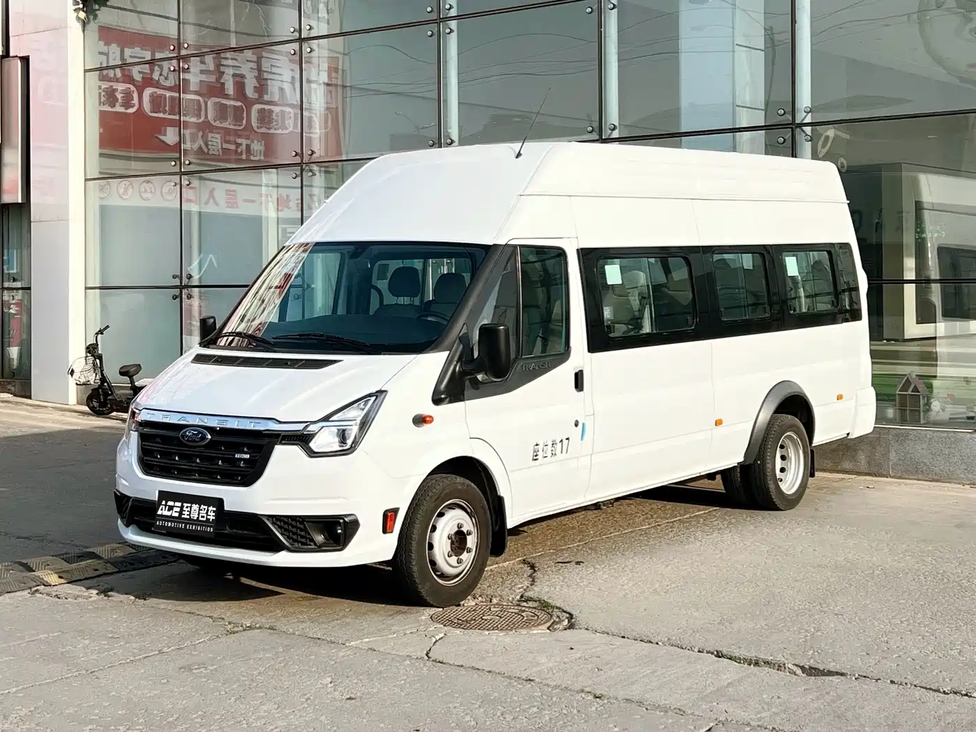 Ford New Generation Transit 2021 2021 2.2T (Package) Automatic Standard Bus Pro Extended Wheelbase Dual Rear Tires (With Sliding Door) 17-Seat High Roof China VI