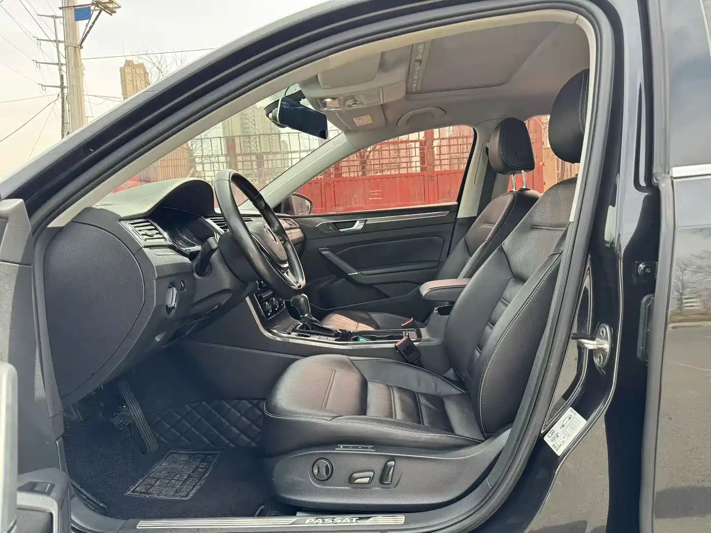 Volkswagen Passat 2017 330TSI DSG Luxury фото 6