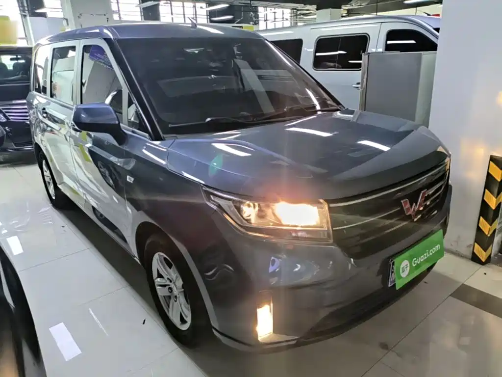 Wuling Motors Wuling Hongguang PLUS 2020 2019 1.5T Manual Luxury 7-seater